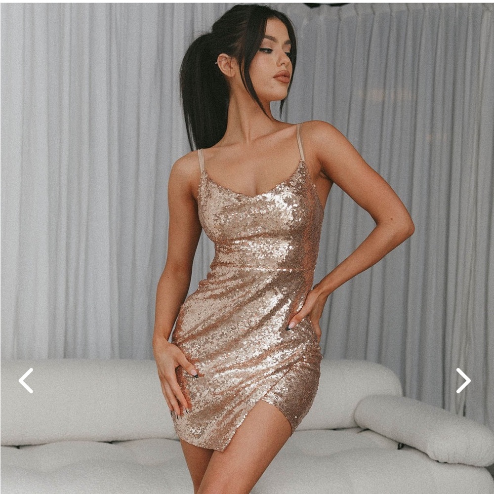 SELFIE LESLIE - STRAPPY BACK SEQUIN MINI DRESS ROSE GOLD - Size Small